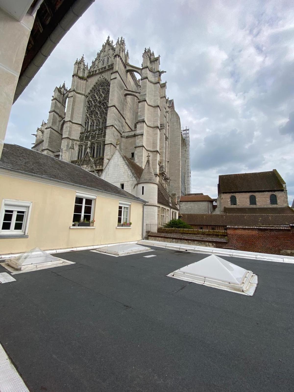 Appartement Hyper-Centre Vue Cathedrale Beauvais Bagian luar foto